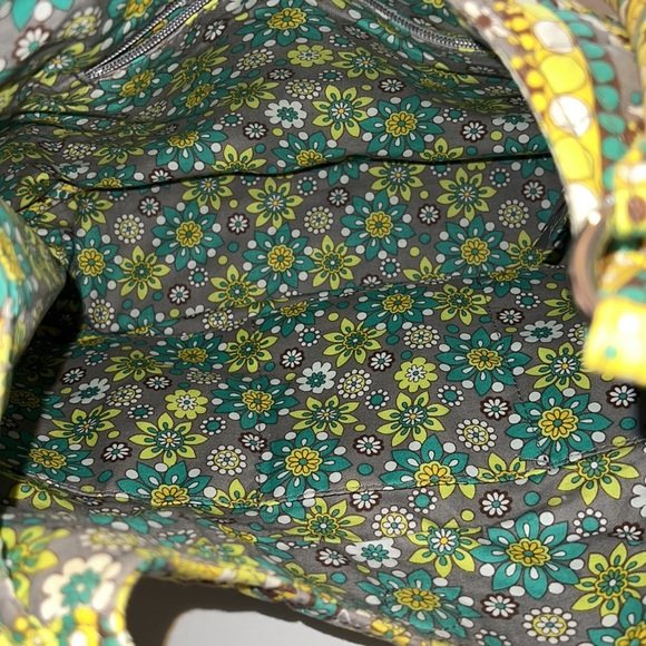 Vera Bradley purse. - Picture 4 of 4